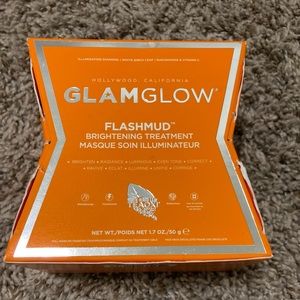 GlamGlow
Flashmud Brightening Treatment1.7oz